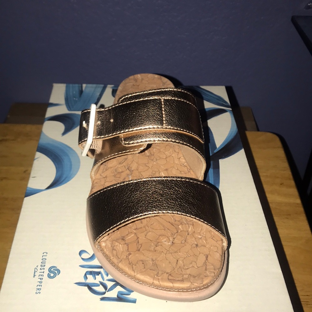 Shoe - Picture 2 of 5